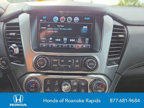 Used 2020 Chevrolet Tahoe LT w/ Luxury Package AWD/4WD image 12