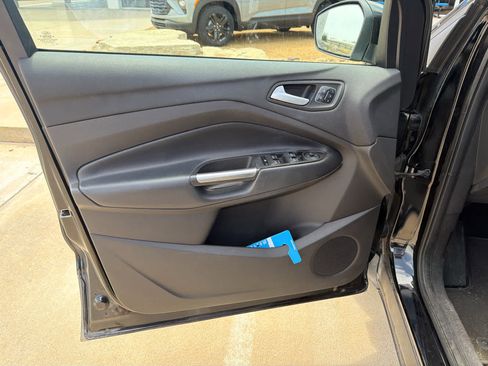 Used 2018 Ford Escape Titanium w/ Ford Safe & Smart Package AWD/4WD image 8