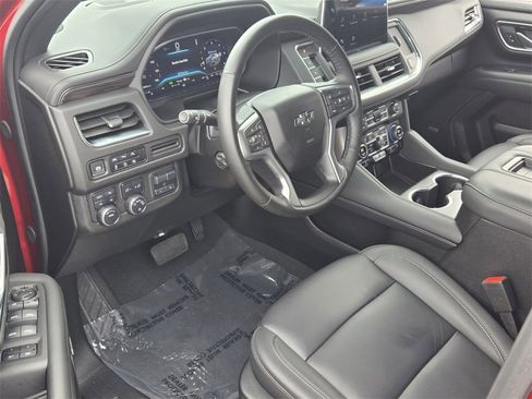 Used 2024 Chevrolet Tahoe Z71 w/ Luxury Package image 11