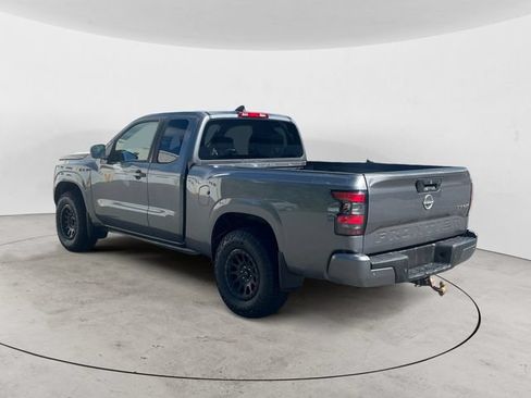 Used 2022 Nissan Frontier SV w/ Technology Package AWD/4WD image 3