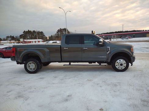 Used 2019 Ford F450 Platinum w/ Platinum Ultimate Package image 6