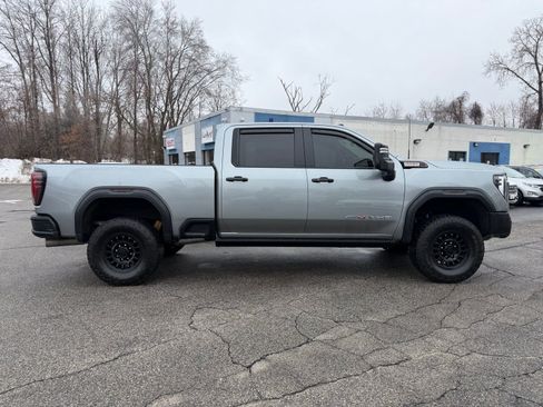 Used 2024 GMC Sierra 2500 AT4X w/ AT4X AEV Edition image 2
