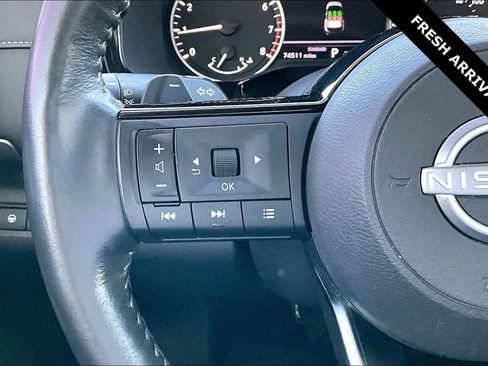 Used 2023 Nissan Pathfinder SL image 11