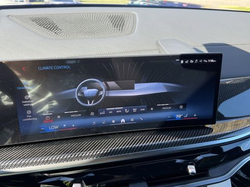 New 2026 BMW X7 M60i image 18