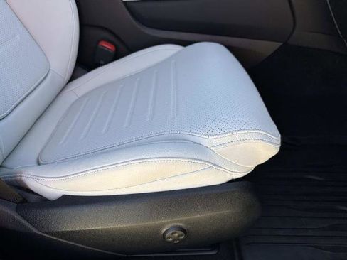 Used 2023 Mercedes-Benz GLC 300 image 13