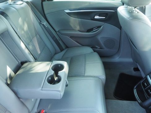 Used 2017 Chevrolet Impala LT image 22
