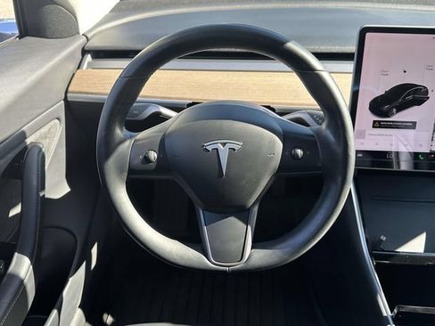 Used 2018 Tesla Model 3 Long Range RWD image 17