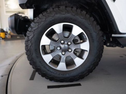 Used 2021 Jeep Wrangler Unlimited Sahara AWD/4WD image 9