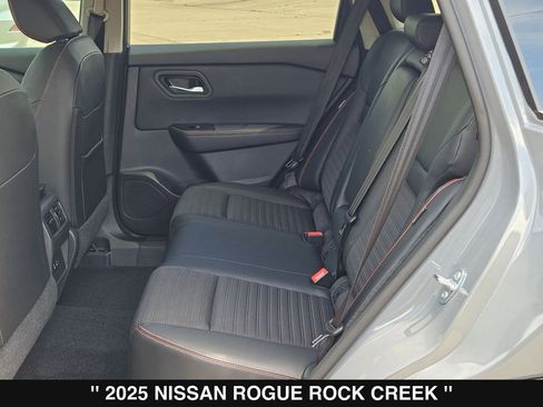 Used 2025 Nissan Rogue SV AWD/4WD image 16