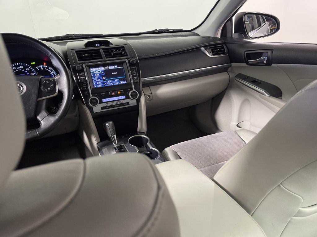 Used 2013 Toyota Camry XLE w/ Leather Pkg FWD image 17