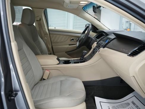 Used 2014 Ford Taurus SE FWD image 18
