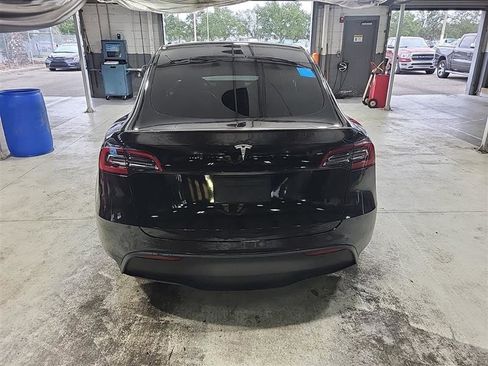 Used 2022 Tesla Model Y Performance image 3