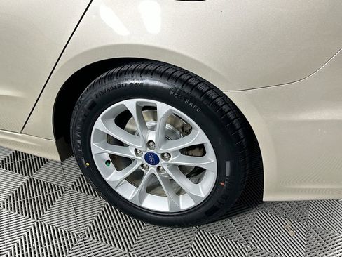 Used 2019 Ford Fusion SE image 38