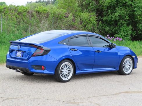 Used 2020 Honda Civic Sport image 3