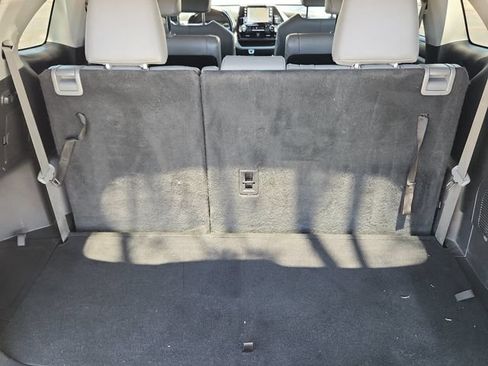 Used 2021 Toyota Highlander XLE AWD/4WD image 34