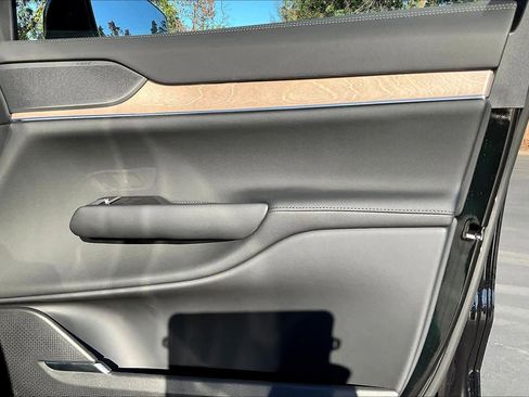 New 2025 Volvo EX90 Plus w/ Protection Package Premier image 31