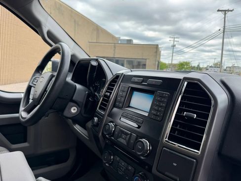Used 2016 Ford F150 XLT RWD image 24