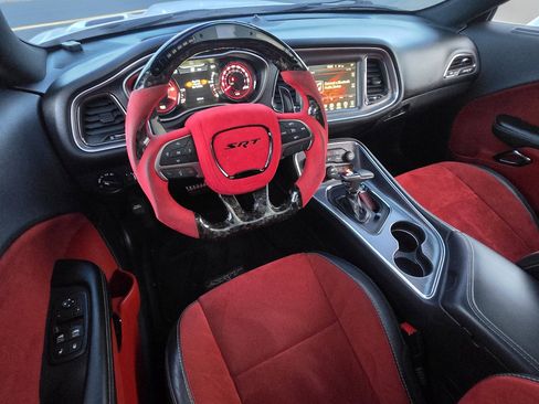 Used 2016 Dodge Challenger SRT Hellcat image 2