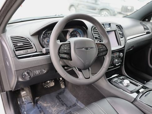 Used 2022 Chrysler 300 S image 15