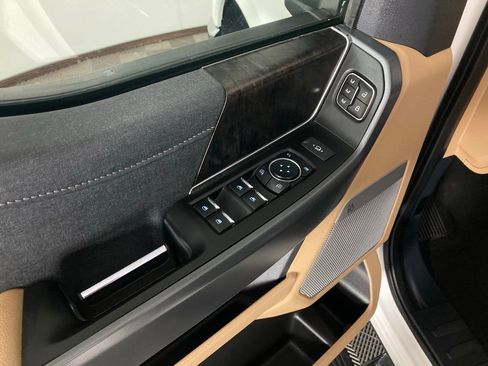 Used 2023 Ford F250 Lariat image 12