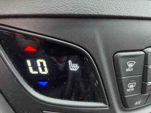 Used 2018 Buick Envision Essence FWD image 18