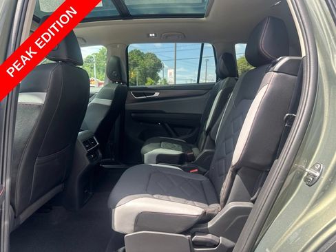 Used 2025 Volkswagen Atlas Peak Edition SE AWD/4WD image 11
