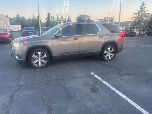 Used 2018 Chevrolet Traverse LT AWD/4WD image 5