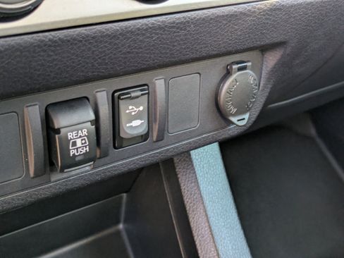 Used 2019 Toyota Tacoma SR5 image 28