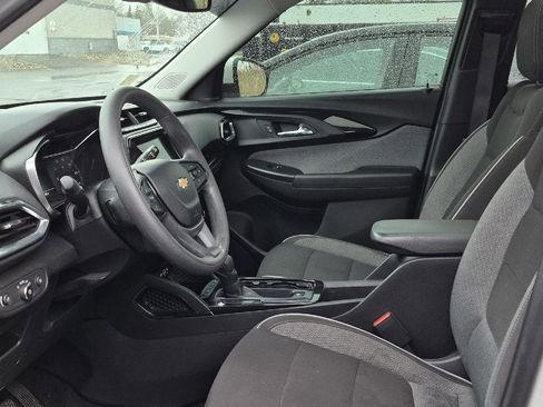 Used 2021 Chevrolet TrailBlazer LT w/ Sun and Liftgate Package image 6