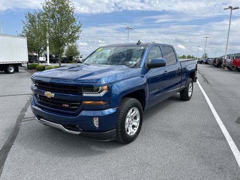 Used 2018 Chevrolet Silverado 1500 LT w/ All Star Edition AWD/4WD image 3