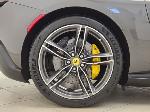 Used 2022 Ferrari Roma RWD image 7