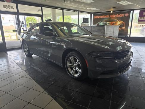 Used 2023 Dodge Charger SXT RWD image 3