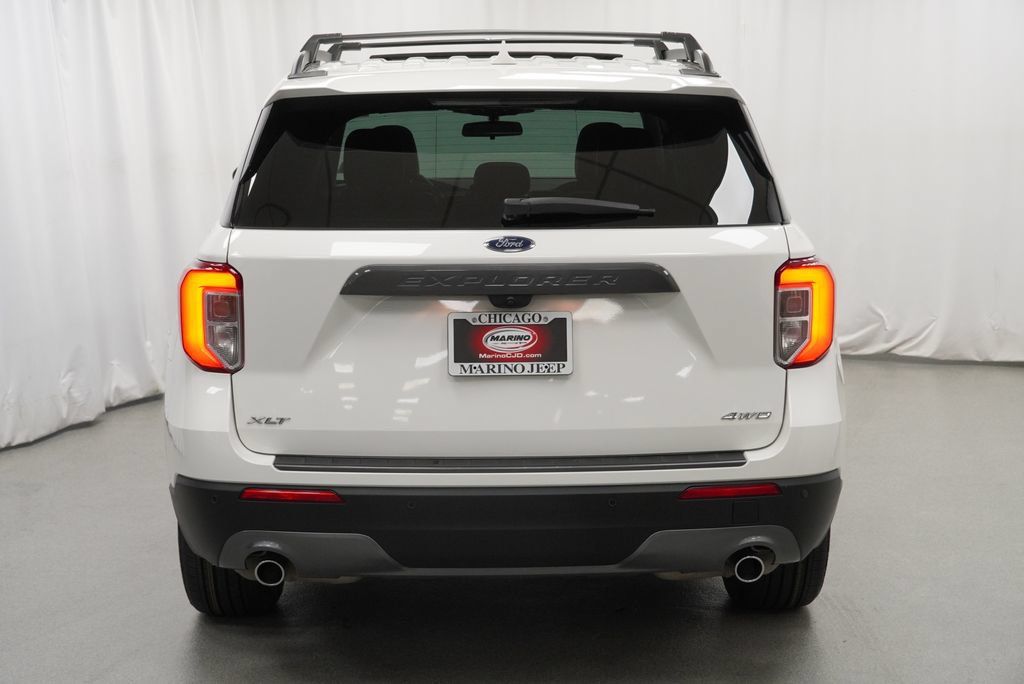 Used 2021 Ford Explorer XLT w/ Equipment Group 202A AWD/4WD image 18