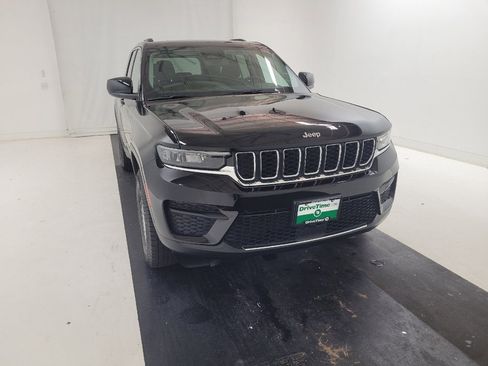 Used 2023 Jeep Grand Cherokee Laredo w/ Luxury Tech Group I AWD/4WD image 14