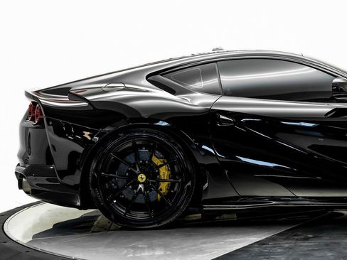 Used 2019 Ferrari 812 Superfast RWD image 6