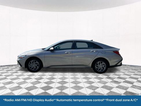 New 2025 Hyundai Elantra Blue image 4