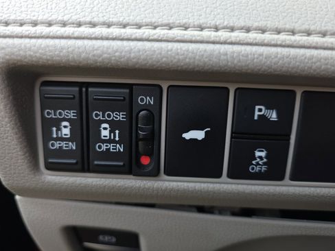 Used 2025 Honda Odyssey Elite image 33