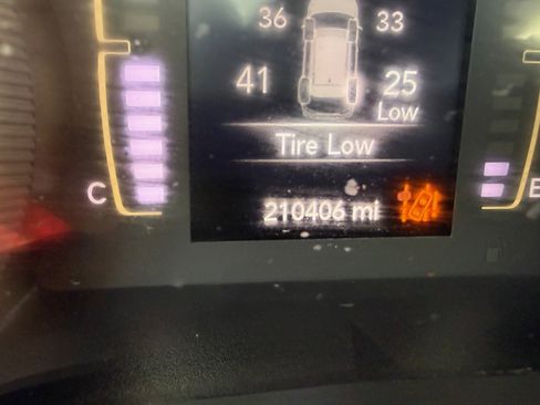 Used 2021 Jeep Cherokee Latitude Plus image 15