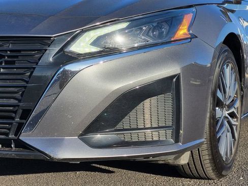 Used 2025 Nissan Altima 2.5 SV FWD image 5