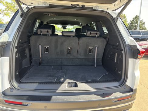 Used 2026 Buick Enclave Preferred AWD/4WD image 17