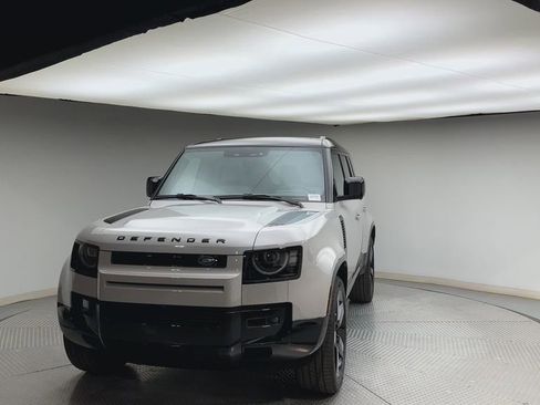 New 2026 Land Rover Defender 110 X-Dynamic SE AWD/4WD image 7