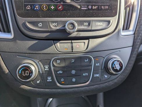 Used 2025 Chevrolet Malibu LT FWD image 19