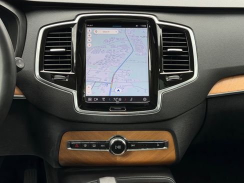 Certified 2023 Volvo XC90 B6 Plus AWD/4WD image 16