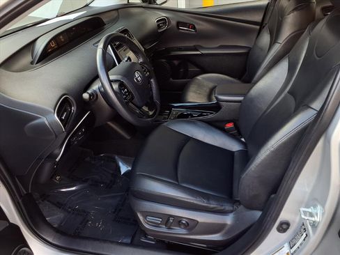 Certified 2019 Toyota Prius XLE image 17