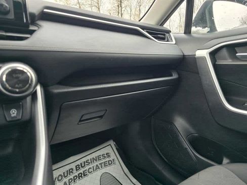 Used 2020 Toyota RAV4 XLE image 26