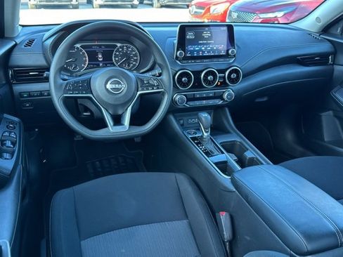 Used 2025 Nissan Sentra SV image 2