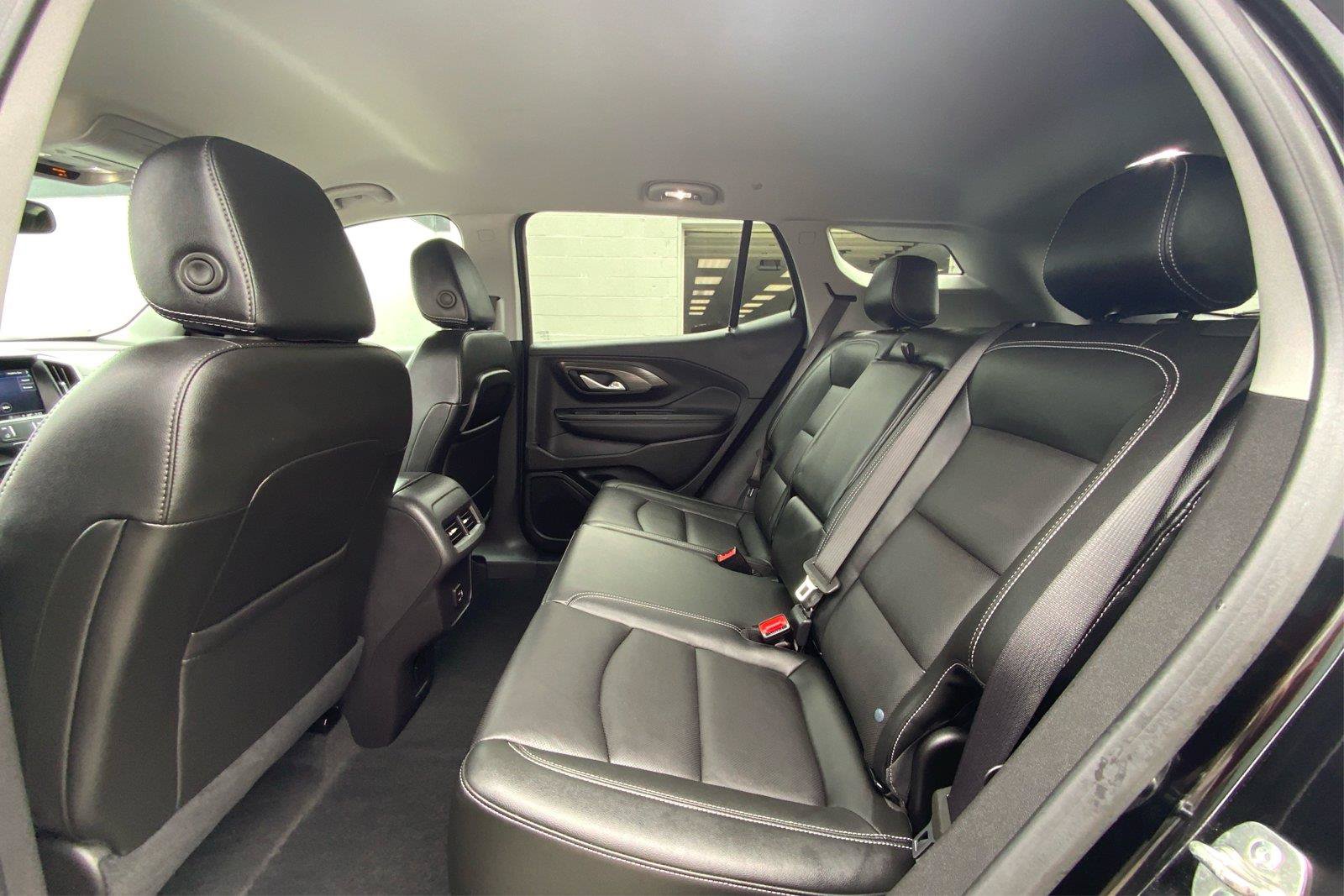 Used 2024 GMC Terrain SLT AWD/4WD image 11