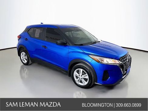 Used 2022 Nissan Kicks S image 1