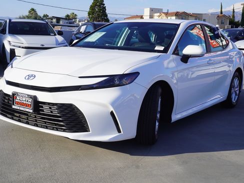Certified 2025 Toyota Camry LE FWD image 4