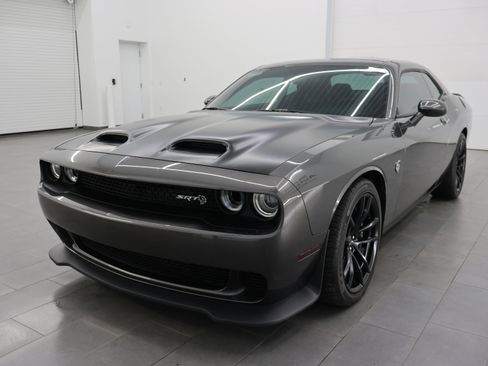Used 2023 Dodge Challenger SRT Hellcat w/ Driver Convenience Group RWD image 7